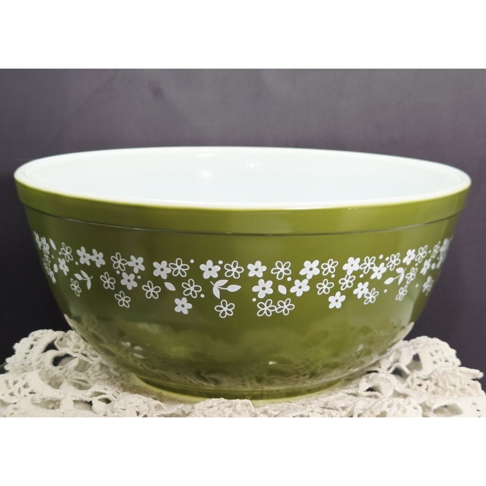 Vintage PYREX Spring Blossom Green Crazy Daisy #403 2.5 Quart